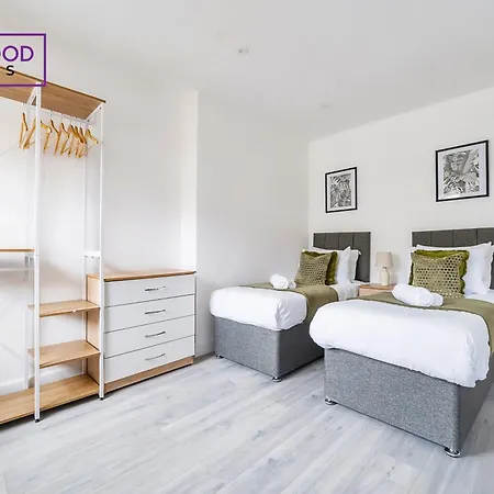 Brand New, 2 Bed 1 Bath, Modern Town Center Apartment, Free Wifi & Netflix By Redwood Stays Aldershot Exterior photo
