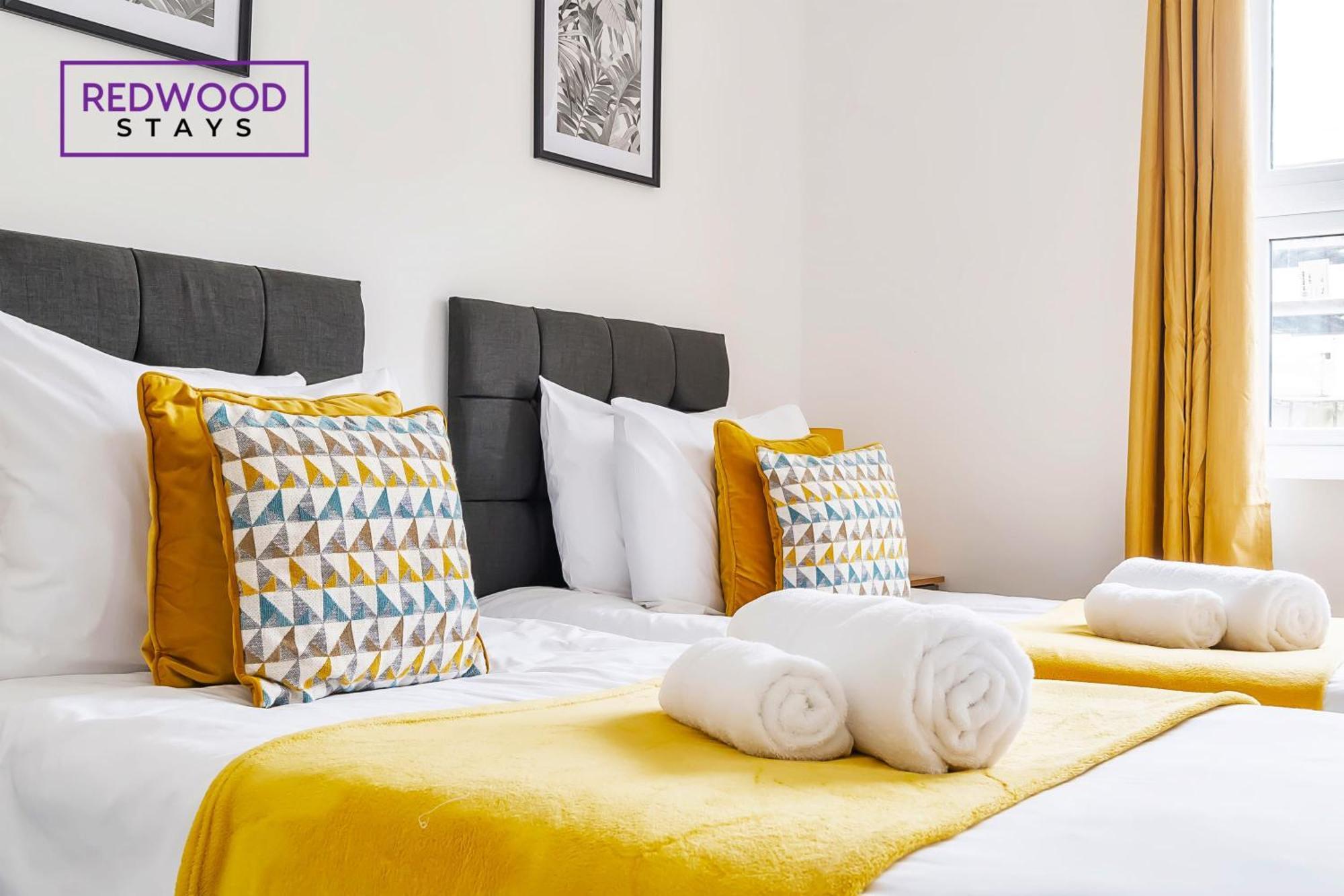 Brand New, 2 Bed 1 Bath, Modern Town Center Apartment, Free Wifi & Netflix By Redwood Aldershot