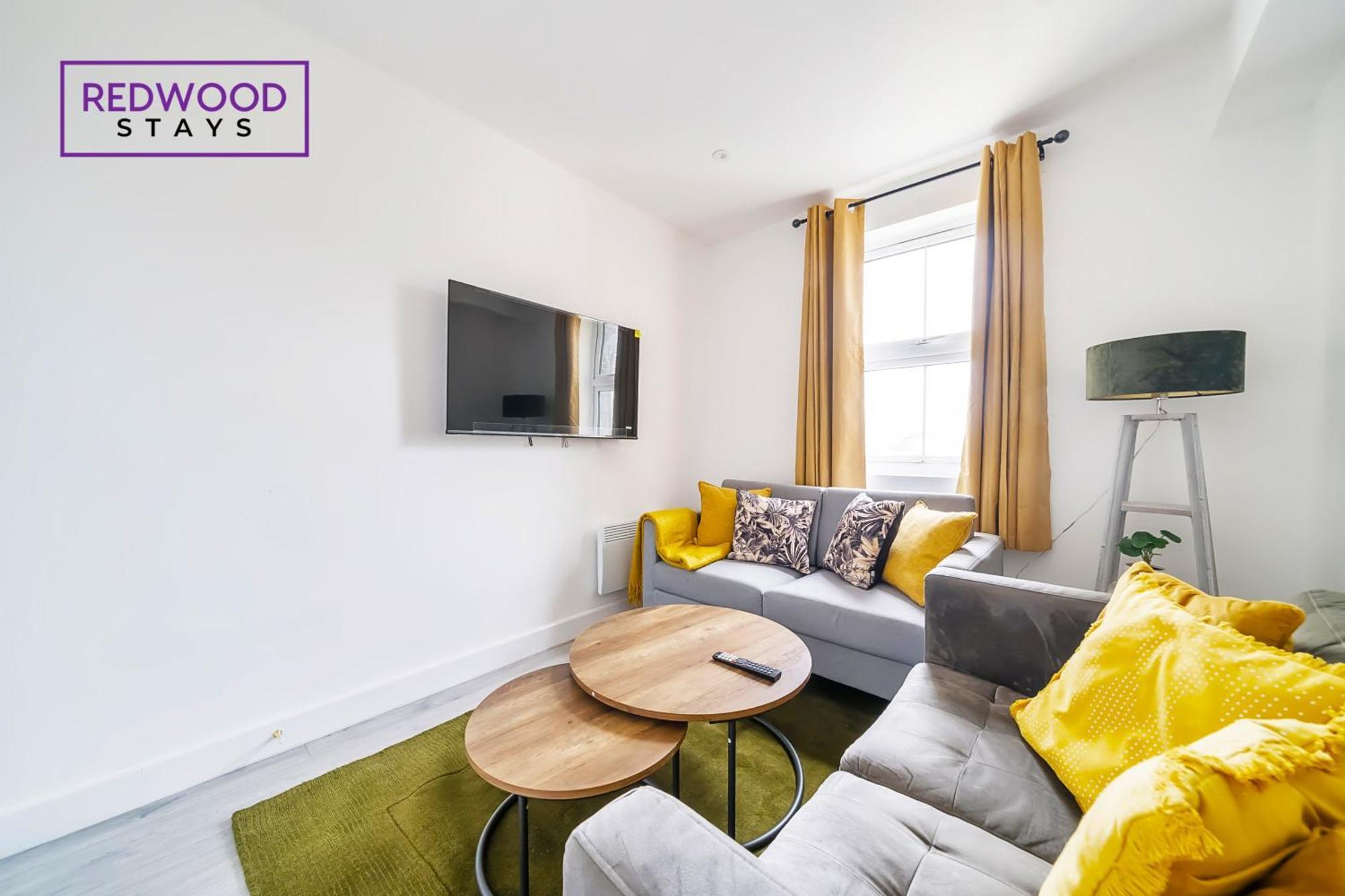 Apartment Brand New, 2 Bed 1 Bath, Modern Town Center Apartment, Free Wifi & Netflix By Redwood
